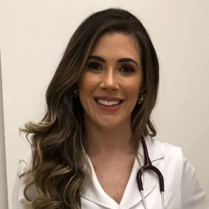 Dra. Eveline Benvindo - Nefrologia em São Luís