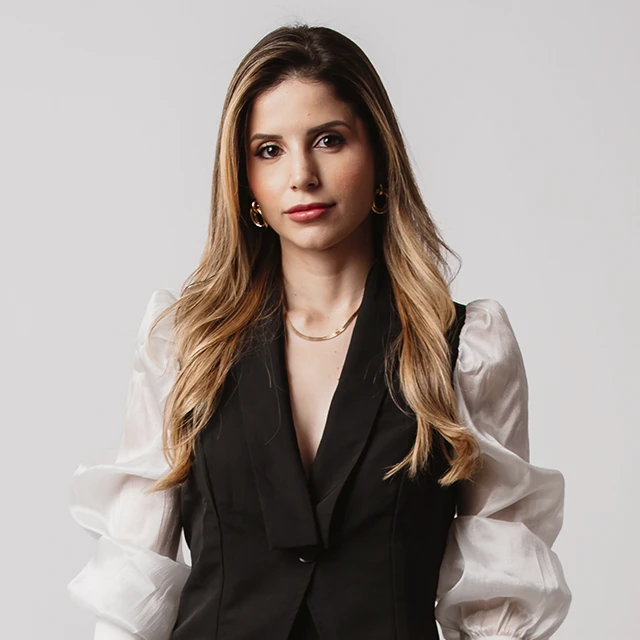 Dra. Fernanda Moura Fé - Dermatologia em São Luís